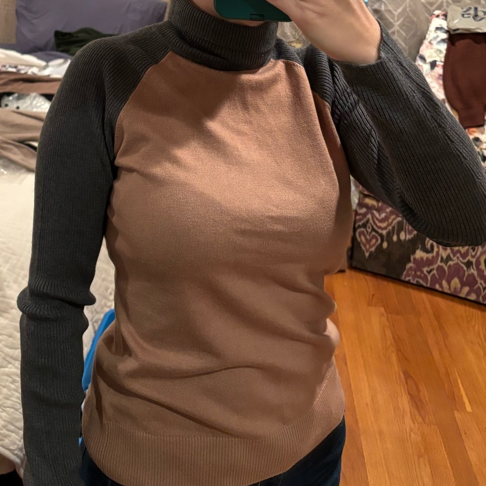 Sweater Turtle Neck - image 3